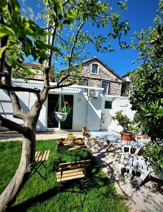 Studio Apartment Murter Center מראה חיצוני תמונה